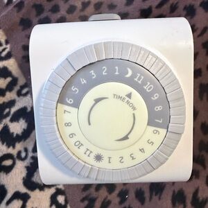 White and Gray Plug In Timer
